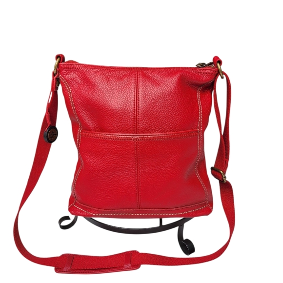 THE SAK Soft Cherry Red Pebbled Leather Lucia Crossbody Bag EUC - Picture 2 of 16